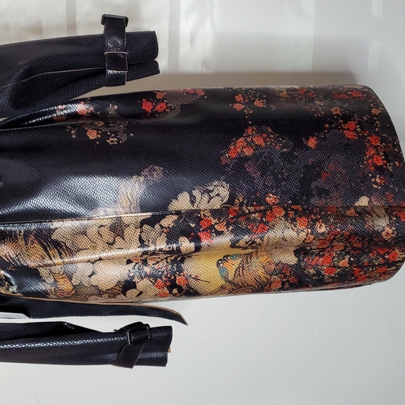 Paparazzi by Biz Snake Embossed Trench Coat, Japanese Print - Picture 11 of 16